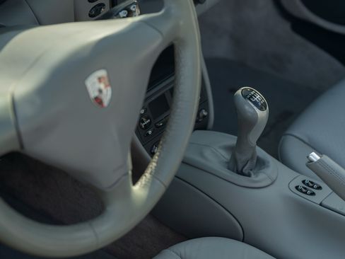 Used 2001 Porsche 911 Cabriolet image 9