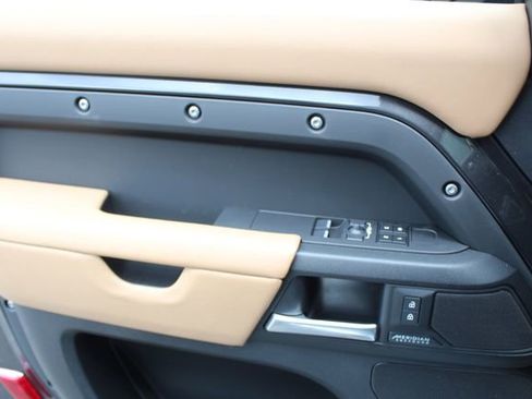 New 2025 Land Rover Defender 90 V8 image 19