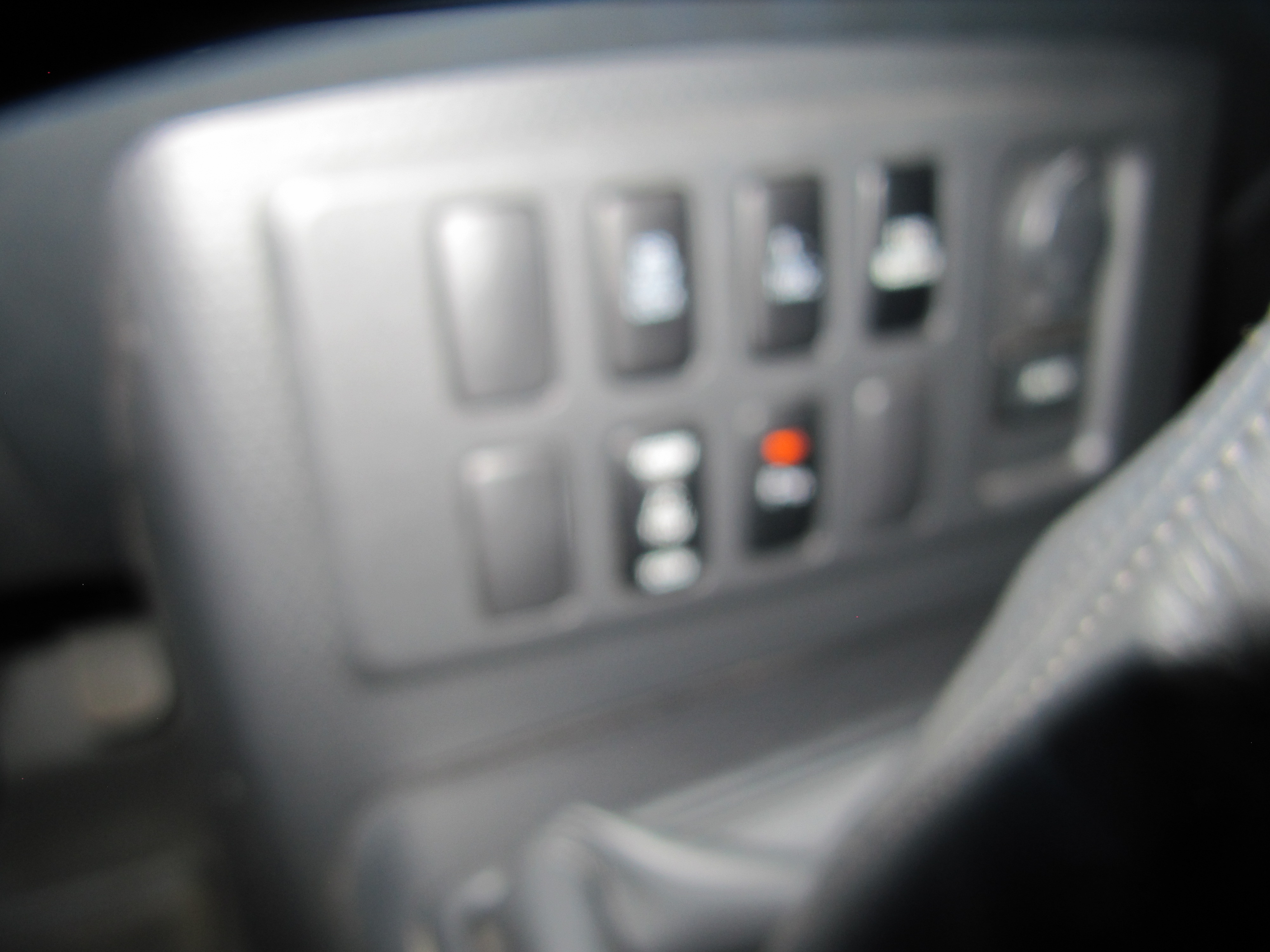 Used 2007 Toyota FJ Cruiser AWD/4WD image 18