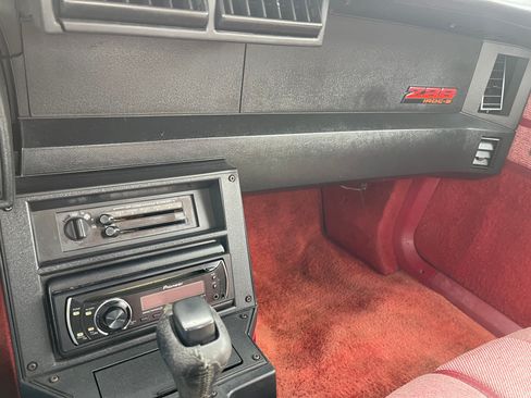 Used 1989 Chevrolet Camaro IROC-Z image 13
