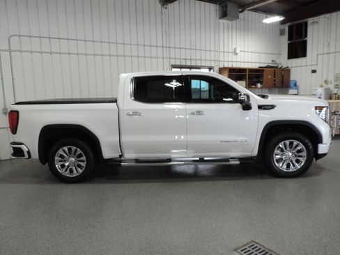 Used 2025 GMC Sierra 1500 4x4 Crew Cab Denali image 15