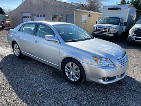 Used 2010 Toyota Avalon image 3