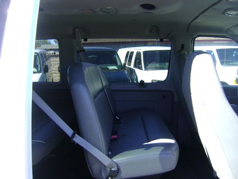 Used 2008 Ford E-350 and Econoline 350 XLT image 7