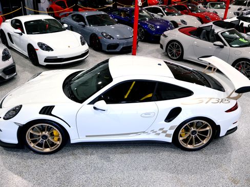 Used 2016 Porsche 911 GT3 RS RWD image 7