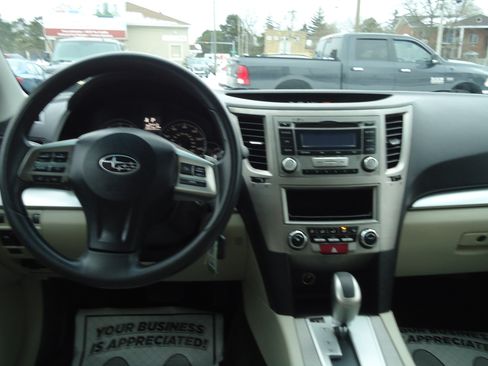 Used 2014 Subaru Outback 2.5i image 7