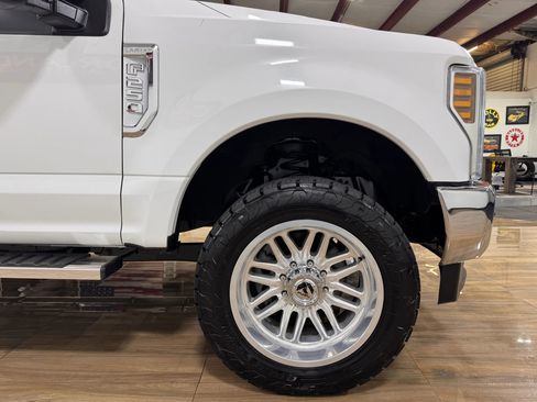 Used 2019 Ford F250 Lariat w/ Lariat Value Package image 4
