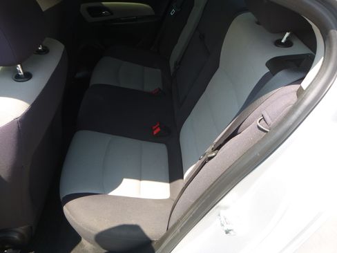 Used 2014 Chevrolet Cruze LS FWD image 14
