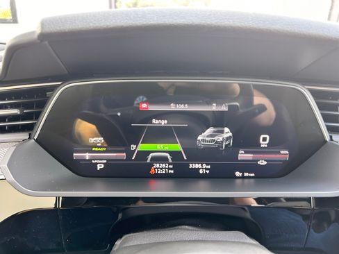 Used 2023 Audi e-tron S Prestige AWD/4WD image 11