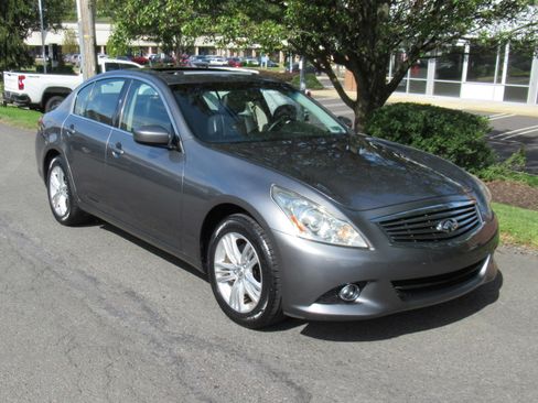 Used 2011 INFINITI G25 image 1