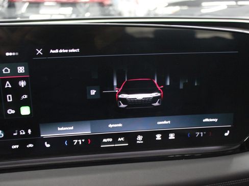 Used 2025 Audi A6 e-tron Premium image 26