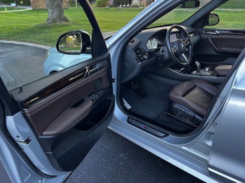 Used 2017 BMW X3 xDrive28i image 8