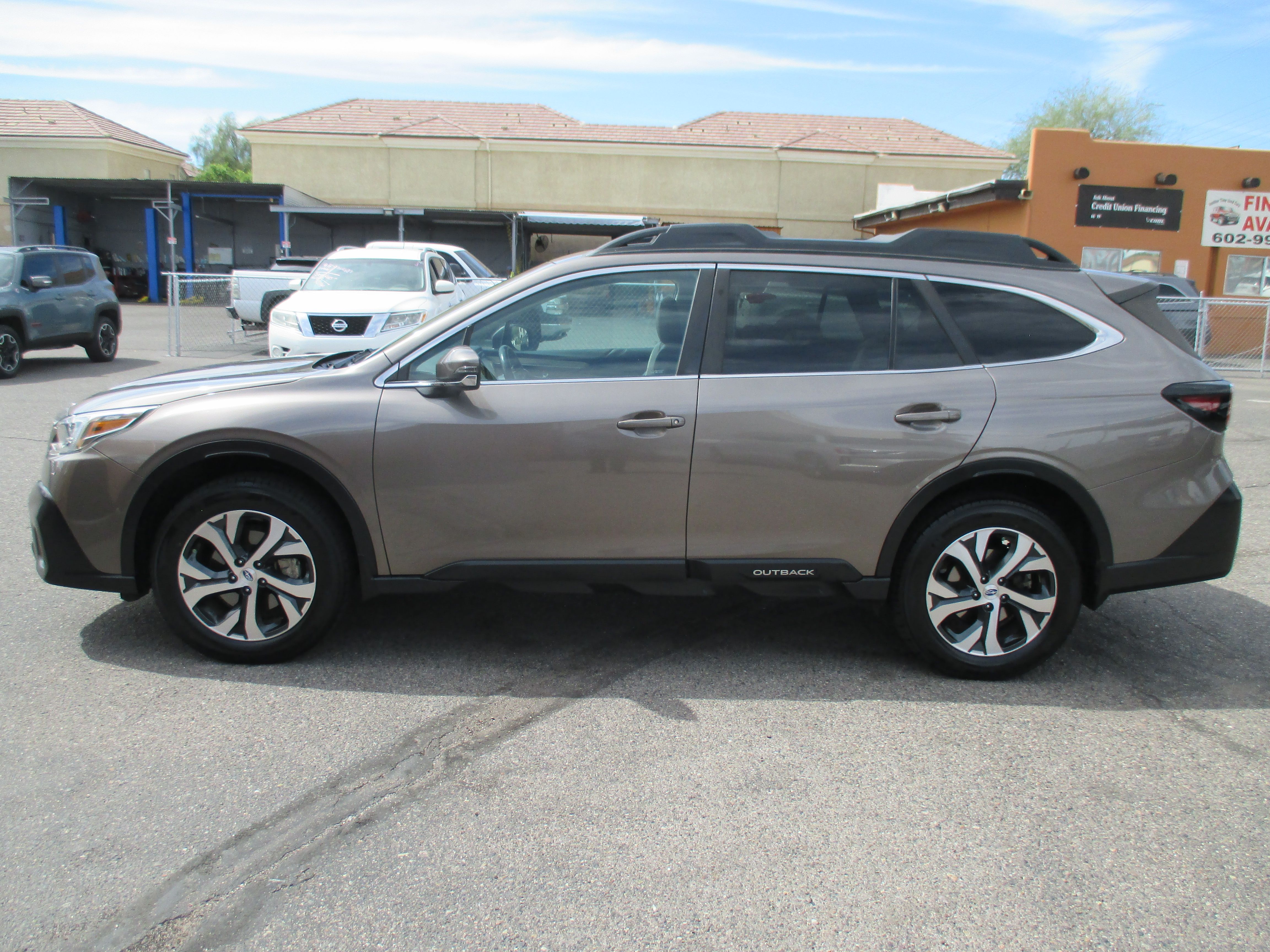Used 2021 Subaru Outback Limited w/ Tech Package 2 AWD/4WD image 1