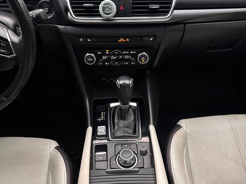 Used 2017 MAZDA MAZDA3 Grand Touring Hatchback FWD image 15