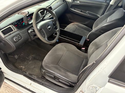 Used 2016 Chevrolet Impala LT image 2