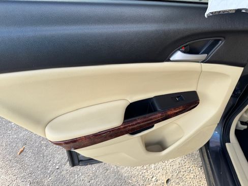 Used 2012 Honda Crosstour EX image 8