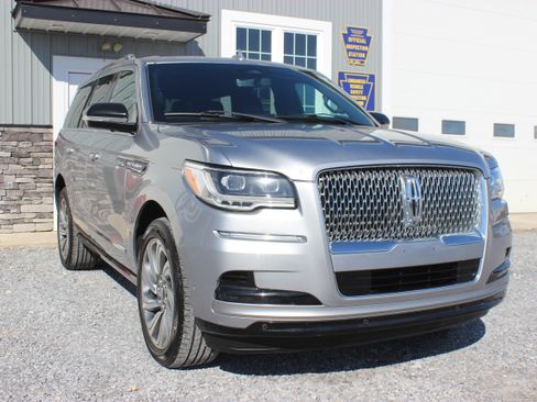 Used 2023 Lincoln Navigator Reserve Sport Utility 4D image 1