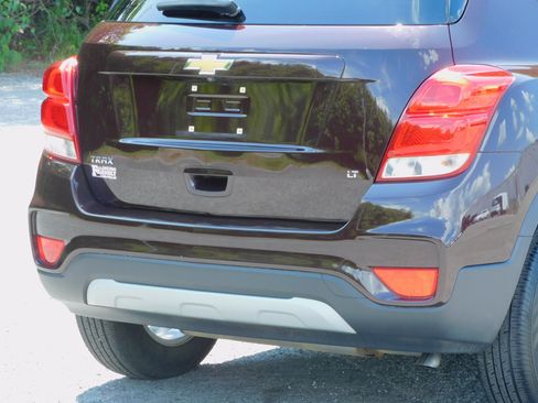 Used 2020 Chevrolet Trax FWD LT w/ 1LT image 9