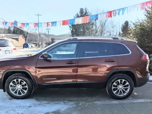 Used 2020 Jeep Cherokee Latitude Plus image 2