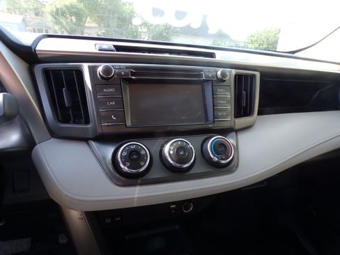 Used 2015 Toyota RAV4 FWD LE image 11
