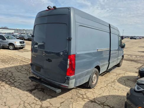 Used 2019 Mercedes-Benz Sprinter image 3