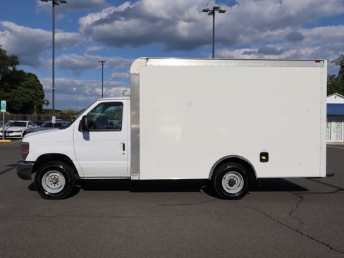 Used 2019 Ford E-350 and Econoline 350 Super Duty RWD image 4