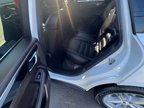 Used 2019 Porsche Macan S image 7