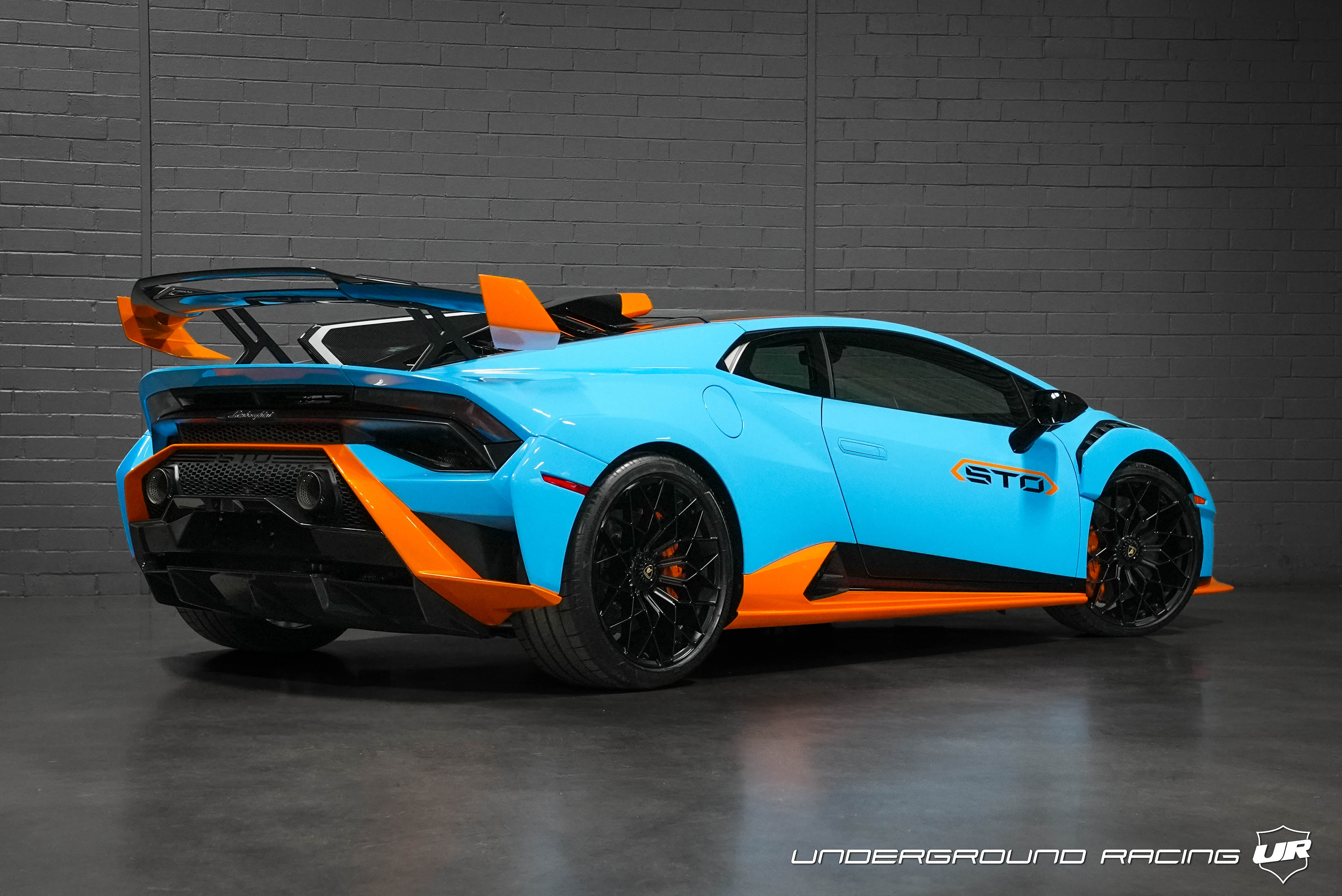 Used 2022 Lamborghini Huracan STO Coupe RWD image 7