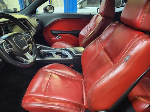 Used 2015 Dodge Challenger R/T Plus image 18