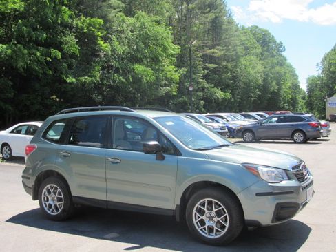 Used 2018 Subaru Forester 2.5i AWD/4WD image 10