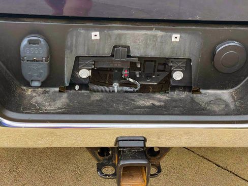 Used 2021 Chevrolet Silverado 1500 LT image 8