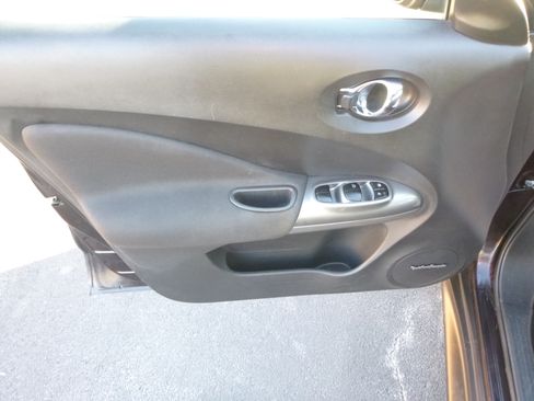 Used 2016 Nissan Juke SV AWD/4WD image 12