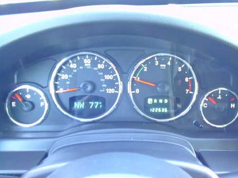 Used 2012 Jeep Liberty 4WD Limited Jet image 15