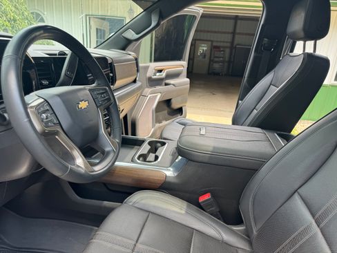 Used 2024 Chevrolet Silverado 3500 High Country AWD/4WD image 16