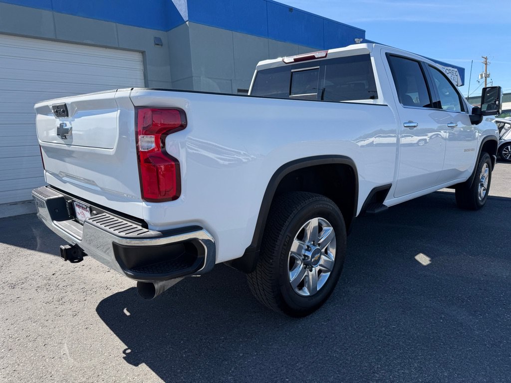 Used 2022 Chevrolet Silverado 3500 LTZ AWD/4WD image 4