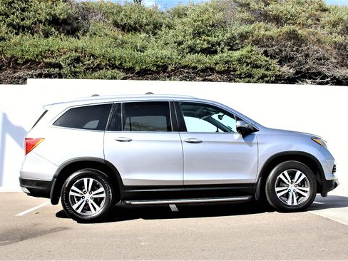 Used 2016 Honda Pilot FWD EX-L image 2