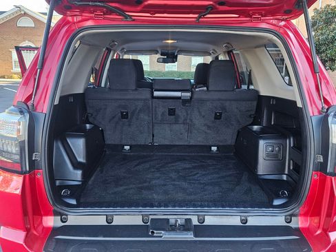 Used 2020 Toyota 4Runner image 15