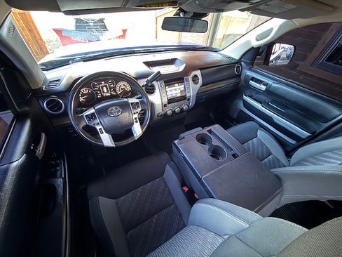 Used 2018 Toyota Tundra SR5 image 18