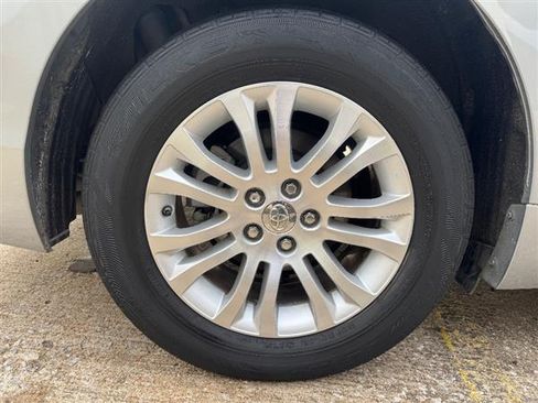 Used 2015 Toyota Sienna image 18