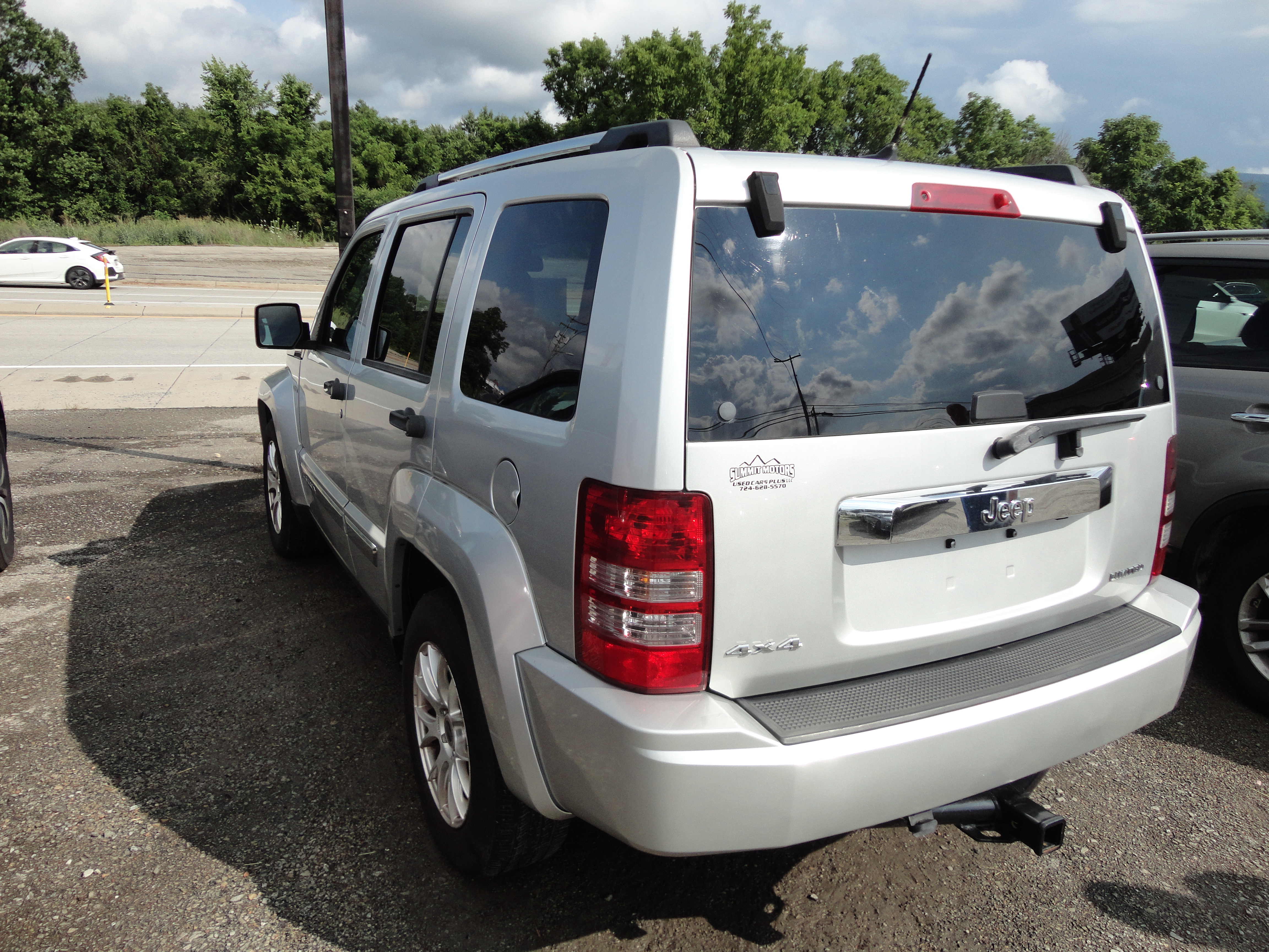 Used 2012 Jeep Liberty 4WD Limited Jet image 4