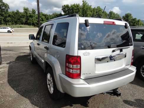 Used 2012 Jeep Liberty 4WD Limited Jet image 4