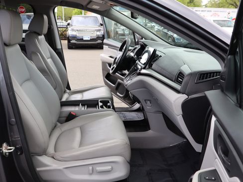 Used 2018 Honda Odyssey Touring image 16