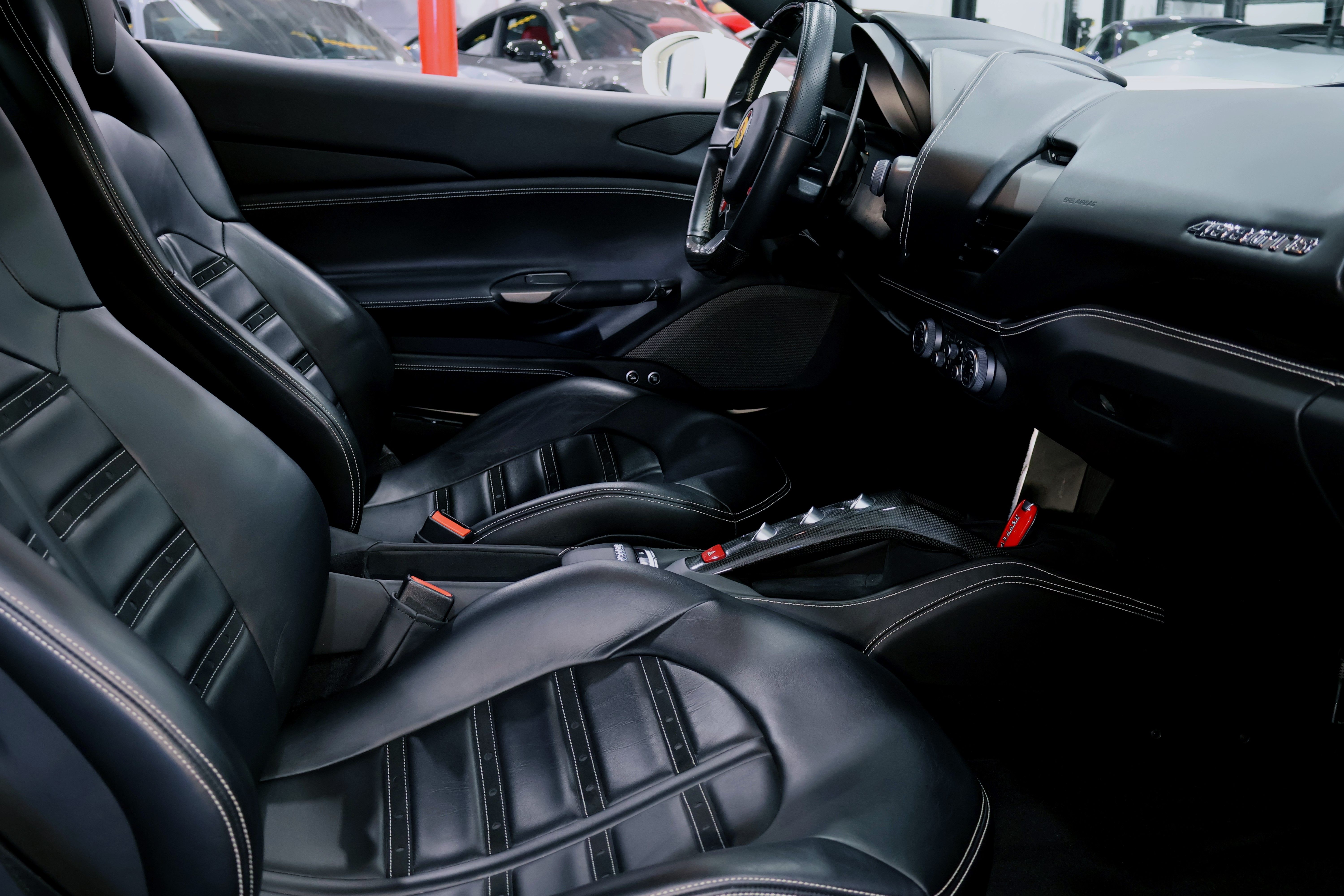 Used 2016 Ferrari 488 GTB RWD image 18