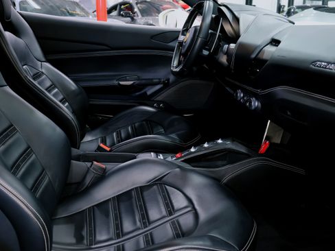 Used 2016 Ferrari 488 GTB RWD image 17