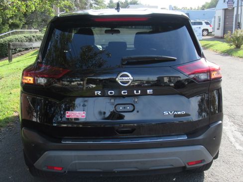 Used 2021 Nissan Rogue SV image 8