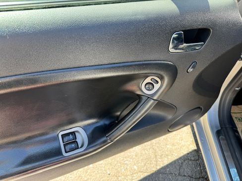 Used 2008 Pontiac Solstice GXP image 12