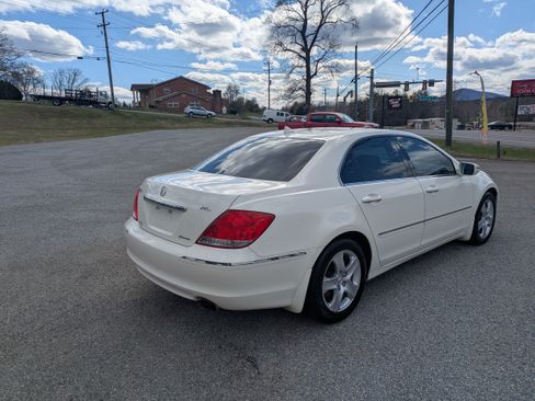 Used 2005 Acura RL image 2