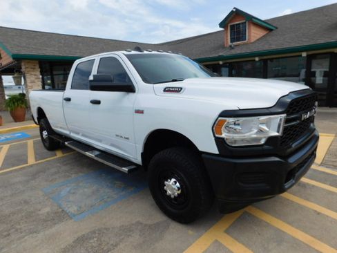 Used 2020 RAM 2500 4x4 Crew Cab Tradesman image 2