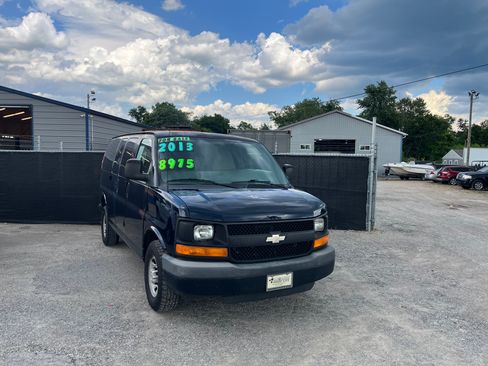 Used 2013 Chevrolet Express 2500 RWD image 5