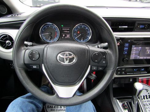 Used 2018 Toyota Corolla LE image 16