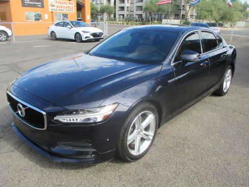 Used 2017 Volvo S90 T5 Momentum Sedan 4D FWD image 17